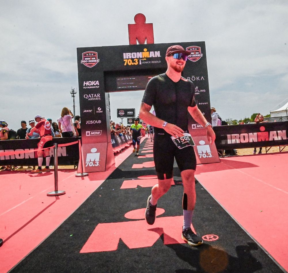Andrej Kubaščík v cieli Ironman 70.3